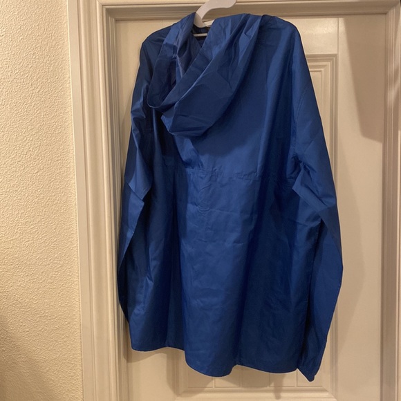 Patagonia men’s Light & Variable hooded jacket - Picture 2 of 3